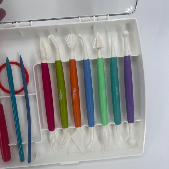 Wilton 10 Piece Fondant & Gum Paste Tool Set w/ Case Cake Decorating Sculpting - Picture 5 of 9